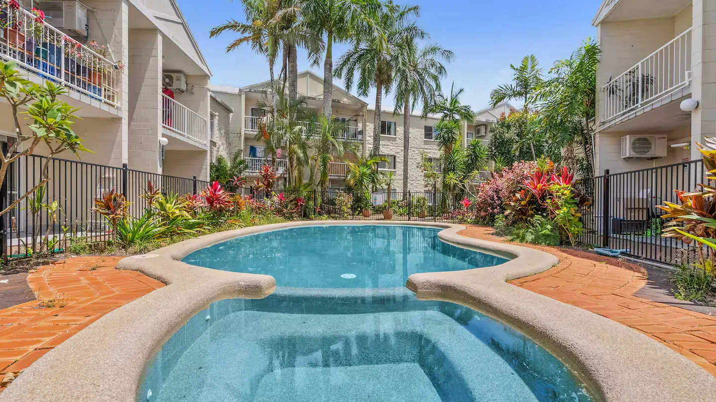 Resort-style pool and tropical gardens at Bungalow Poolside Hideaway