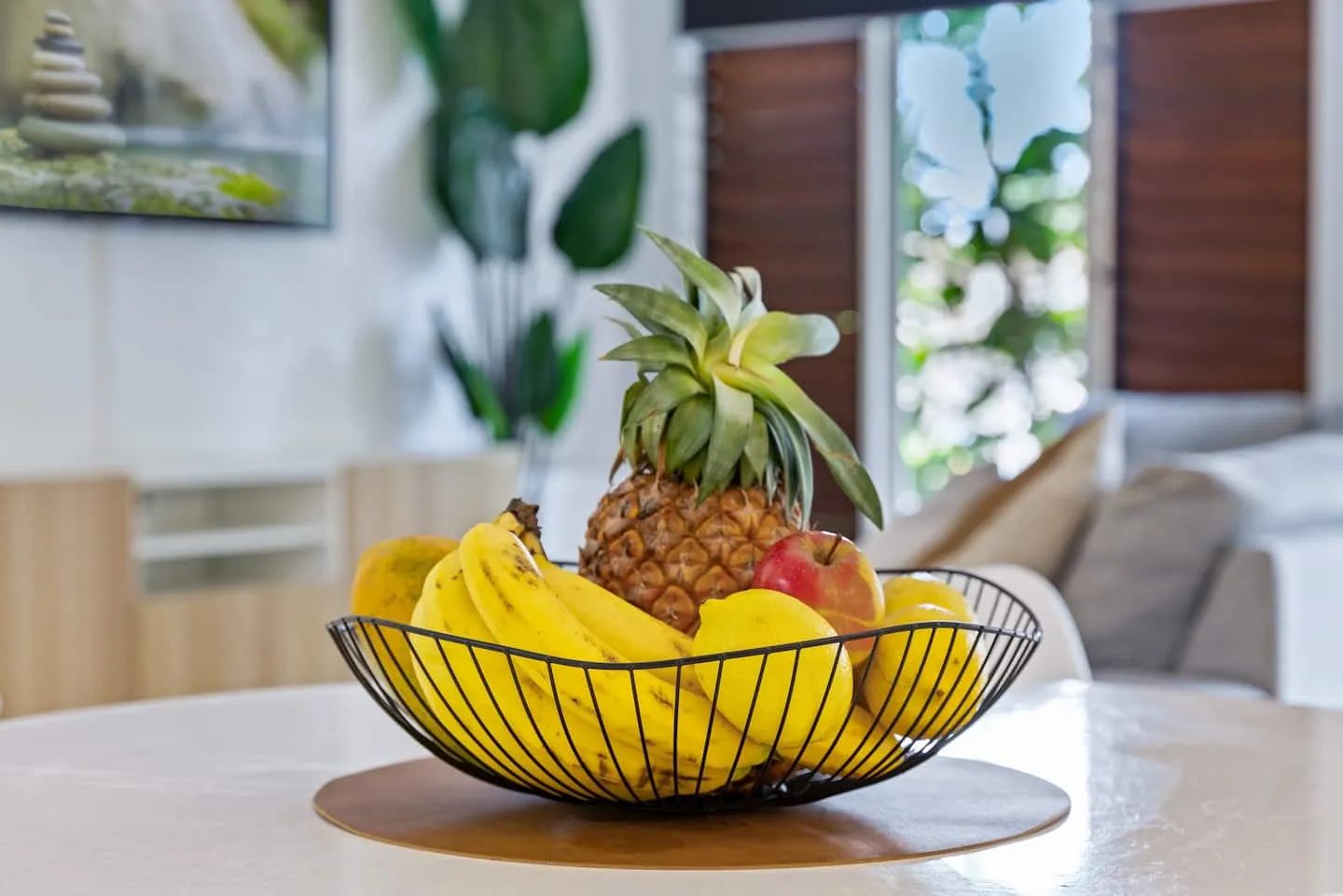 Fruit bowl on the dining table